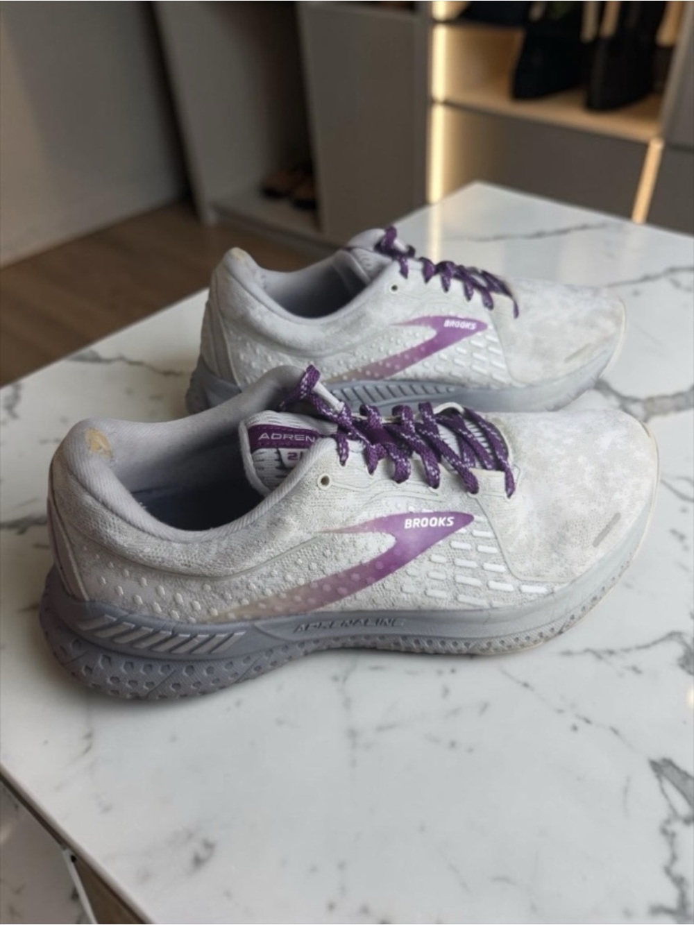 Brooks Adrenaline GTS 21 Womens Gray Purple Running Shoes Sneakers Size 10
